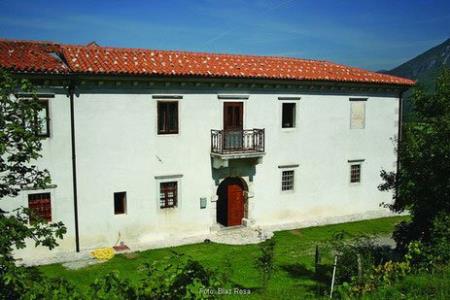 PODNANOS - Dvorec Roženek - Šivicev dvorec - Zajčji grad 1